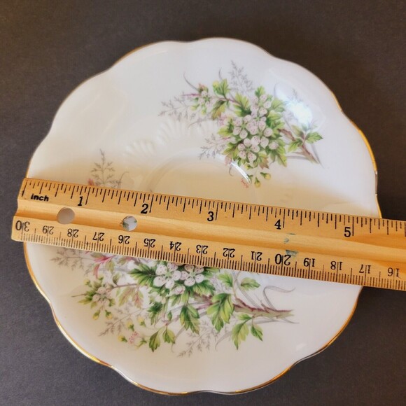 Vtg Royal Albert Friendship Hand Painted Floral Design Teacup And Saucer Set - Picture 7 of 10